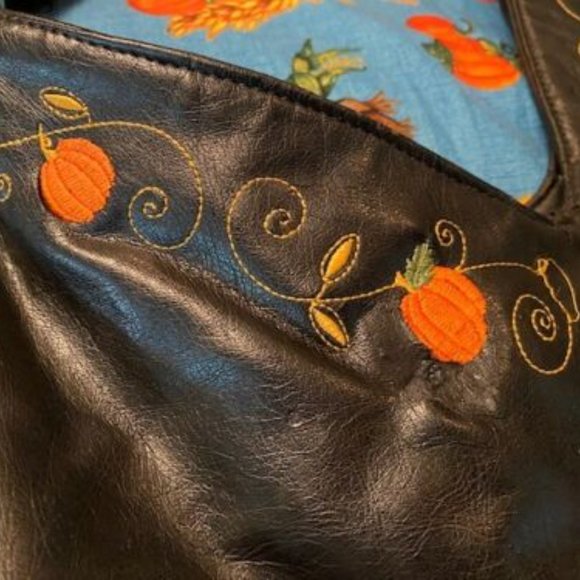 Large BLACK faux LEATHER satchel PURSE ~ Gorgeous EMBROIDERED PUMPKINS ~ Pockets - Picture 4 of 11